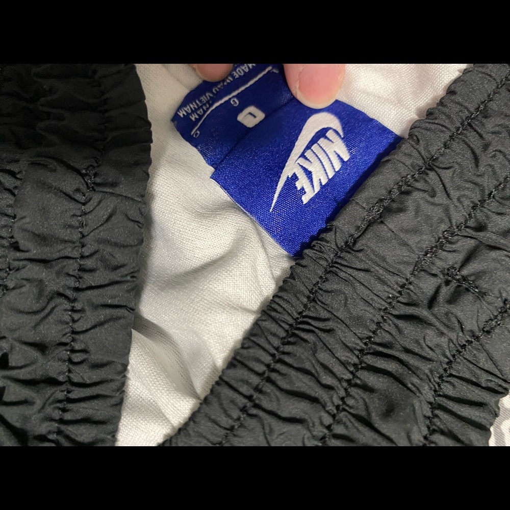 L nike shorts